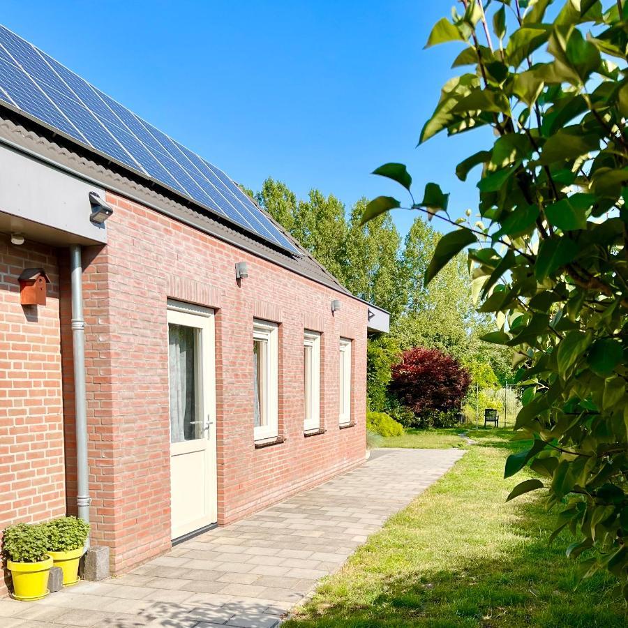 Rooi Bij De Knoptoren B&B Sint-Oedenrode Exterior foto